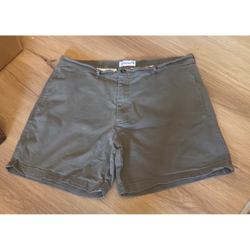 Saddlebred Mens Shorts Size 36W and 7"Inseam. Olive Green Flat Front